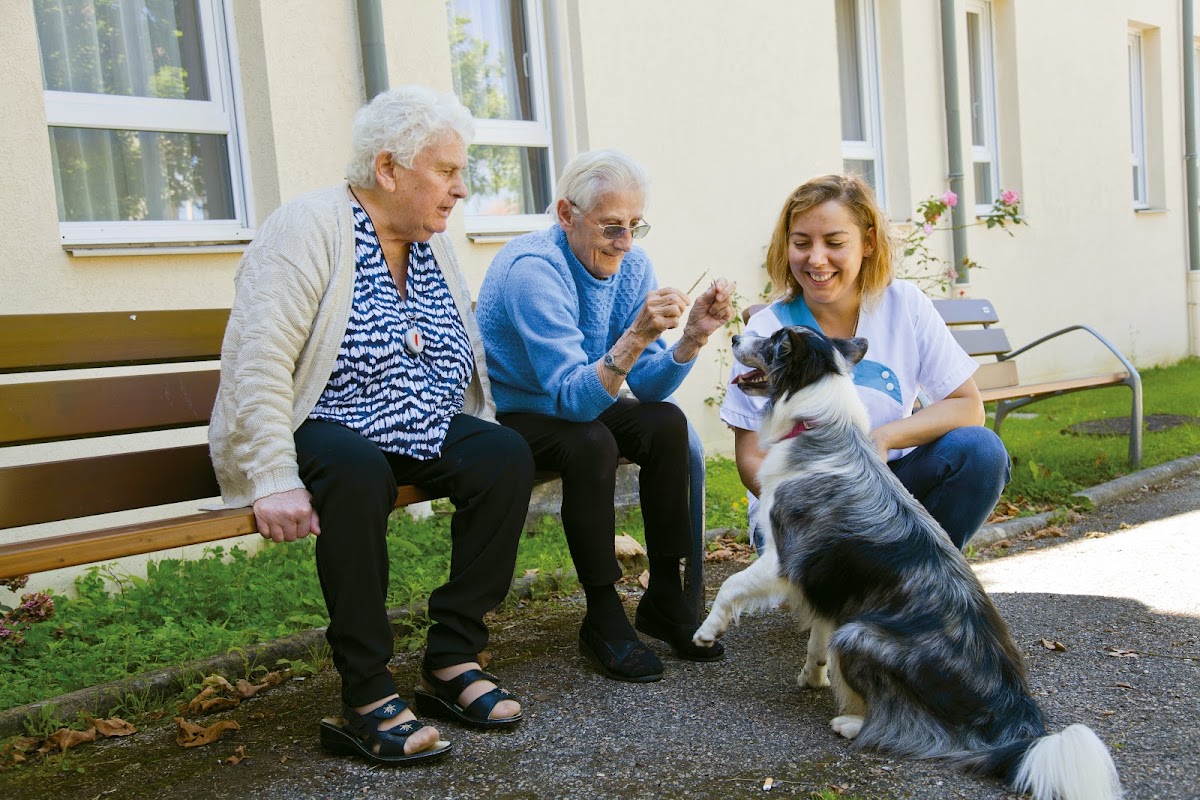 EHPAD Le Village - Photo 2 sur 5 - Intérieur et espaces communs