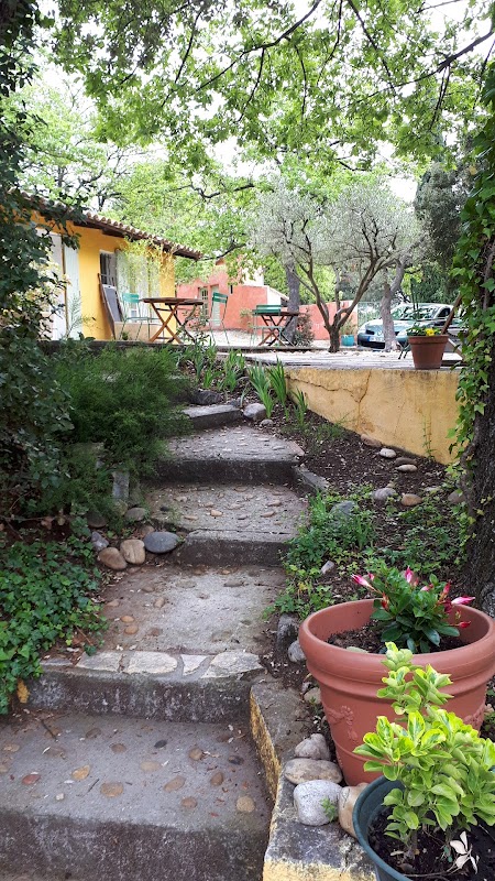 EHPAD d'Eyragues - Photo 2 sur 5 - Intérieur et espaces communs