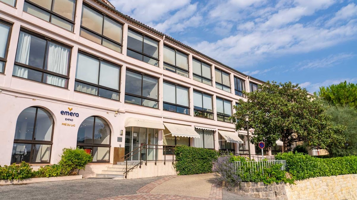 Photo de EHPAD Le Pré du Lac, EHPAD à CHATEAUNEUF GRASSE