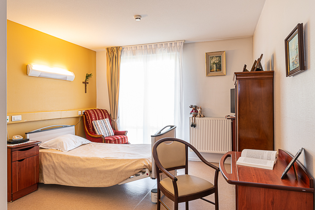 EHPAD Korian L'Esconda - Photo 2 sur 5 - Intérieur et espaces communs