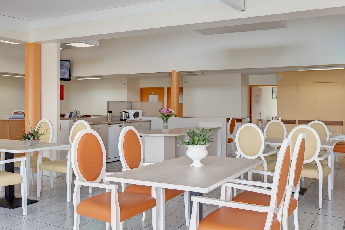 EHPAD Les Jardins Montmartin-sur-Mer - Photo 2 sur 3 - Intérieur et espaces communs