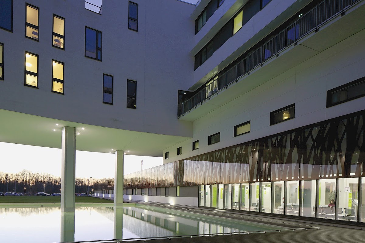 Centre hospitalier régional d'Orléans - site Saran - Photo 2 sur 5 - Intérieur et espaces communs