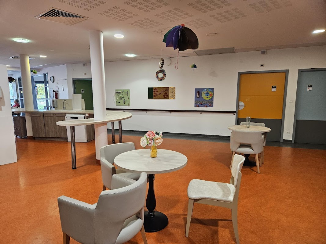 EHPAD Montfort - Photo 5 sur 5 - Environnement et extérieurs