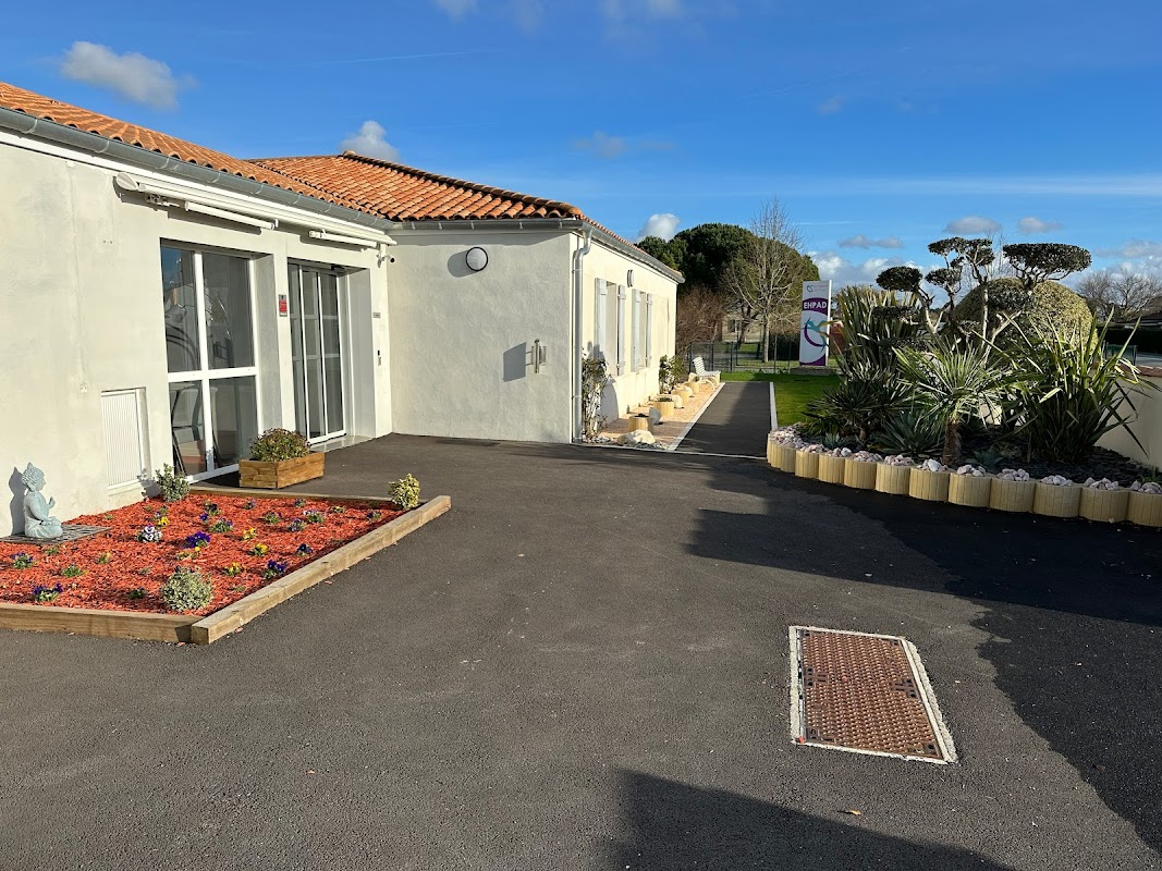 La Maison du Pays de Saint-Romain-de-Benet - Photo 3 sur 5 - Chambres et hébergement