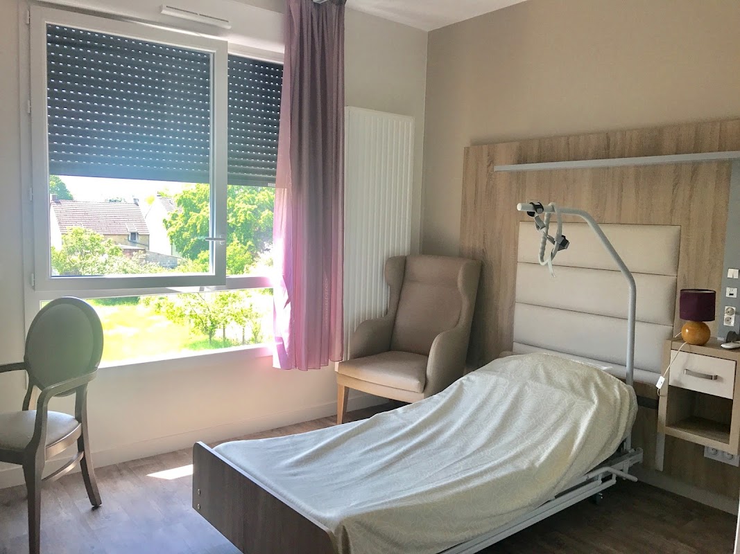 EHPAD Le logis du Nivernais - Photo 2 sur 5 - Intérieur et espaces communs