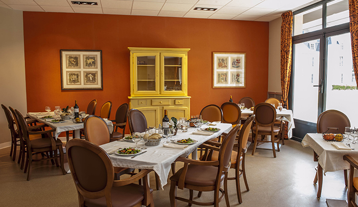 EHPAD Le Château de Montjay - Photo 5 sur 5 - Environnement et extérieurs