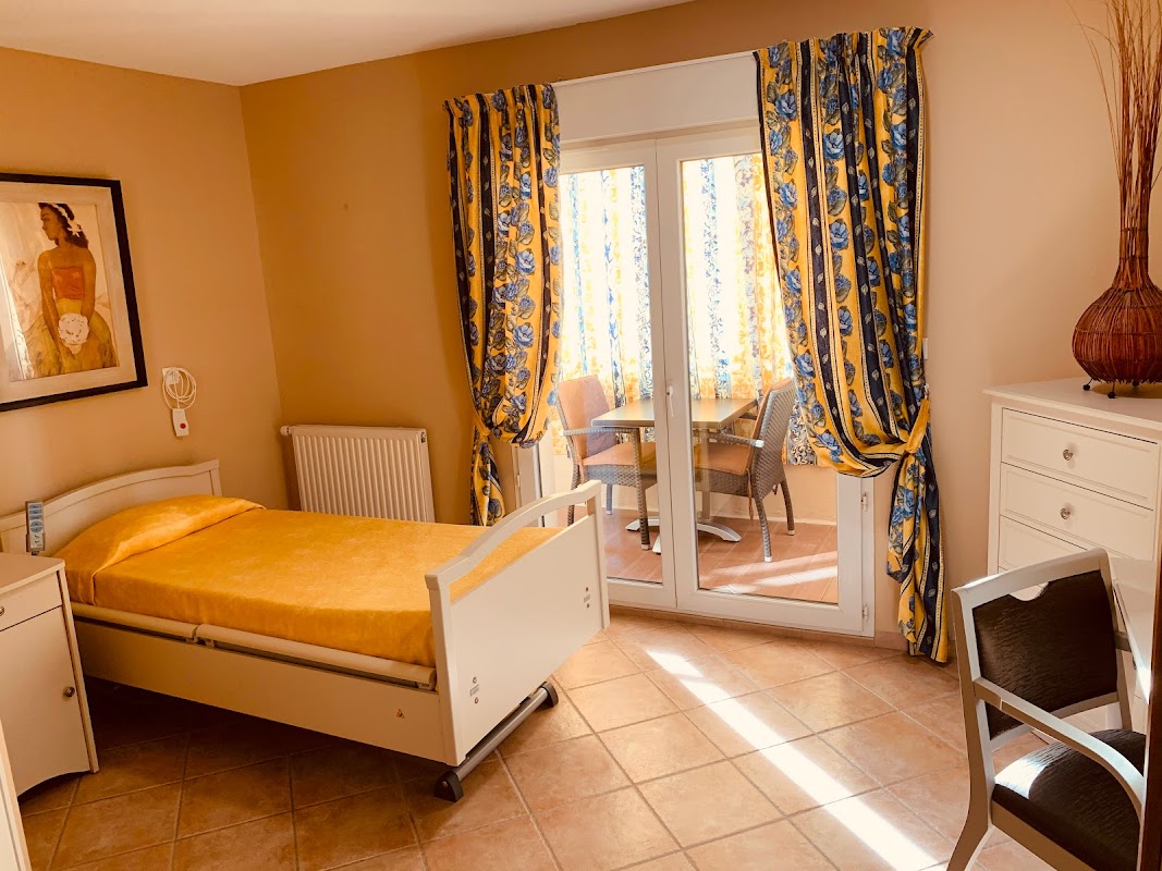 EHPAD Les Charmettes - Photo 2 sur 5 - Intérieur et espaces communs