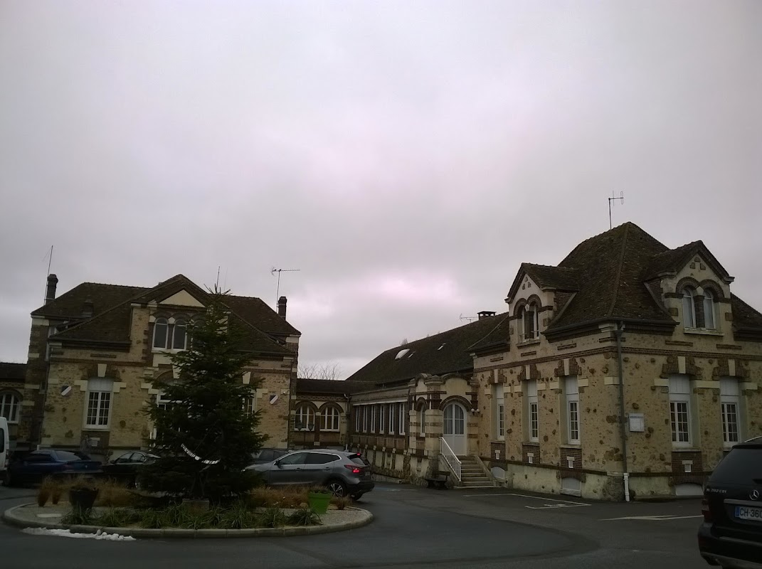 USLD Houdan - Photo 2 sur 5 - Intérieur et espaces communs