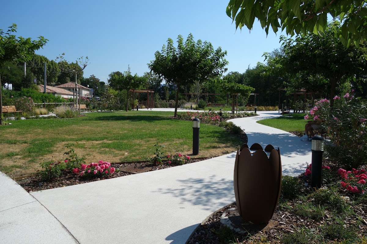 EHPAD Léon Rouveyrol - Photo 5 sur 5 - Environnement et extérieurs