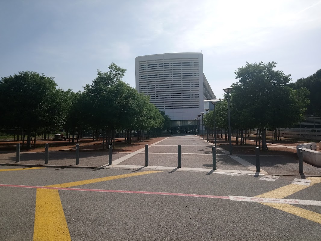 Centre hospitalier intercommunal Saint-Raphaël Unité de soin - Photo 4 sur 5 - Espaces de vie