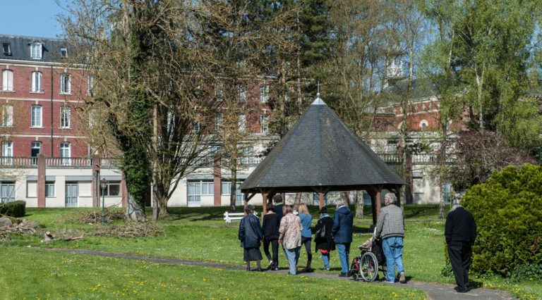 EHPAD La Compassion Domfront - Photo 5 sur 5 - Environnement et extérieurs