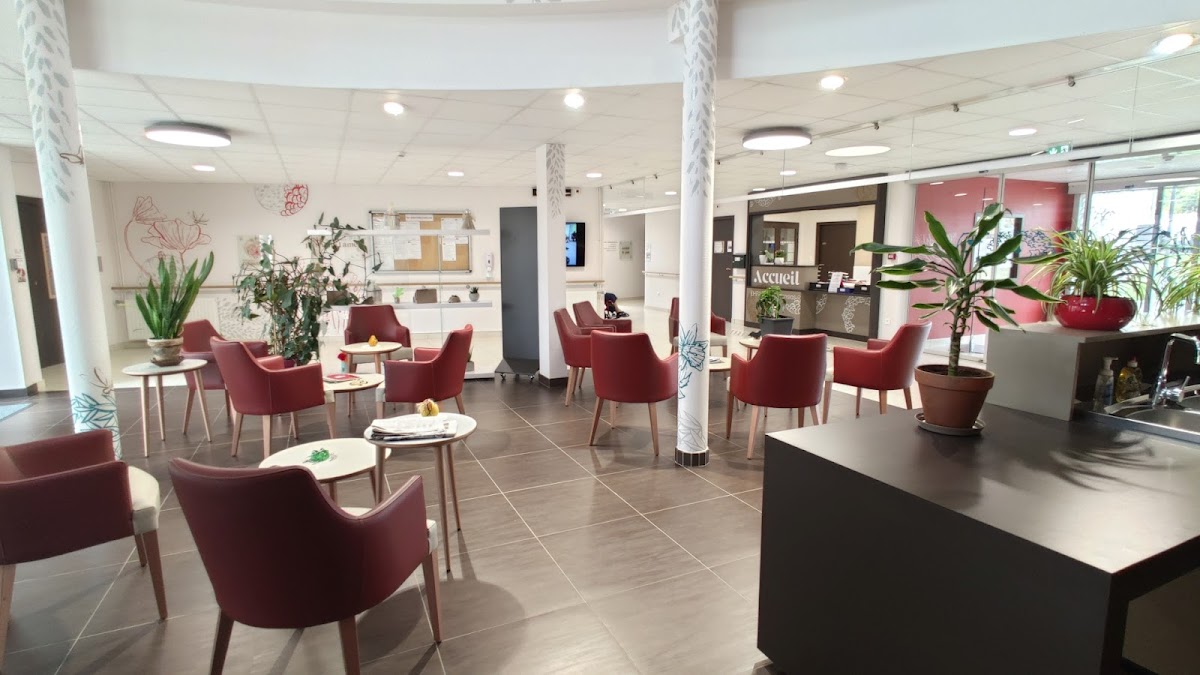 EHPAD Les Hortensias - Photo 2 sur 5 - Intérieur et espaces communs