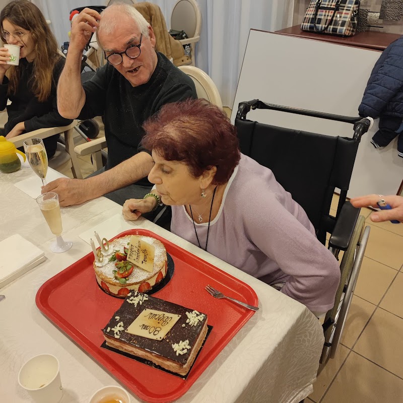 EHPAD Résidence Les Champs - Photo 5 sur 5 - Environnement et extérieurs