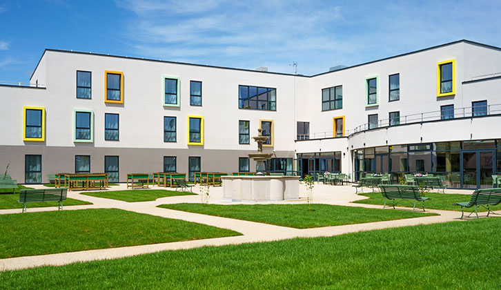 EHPAD Le Château de Chantemerle - Photo 3 sur 5 - Chambres et hébergement