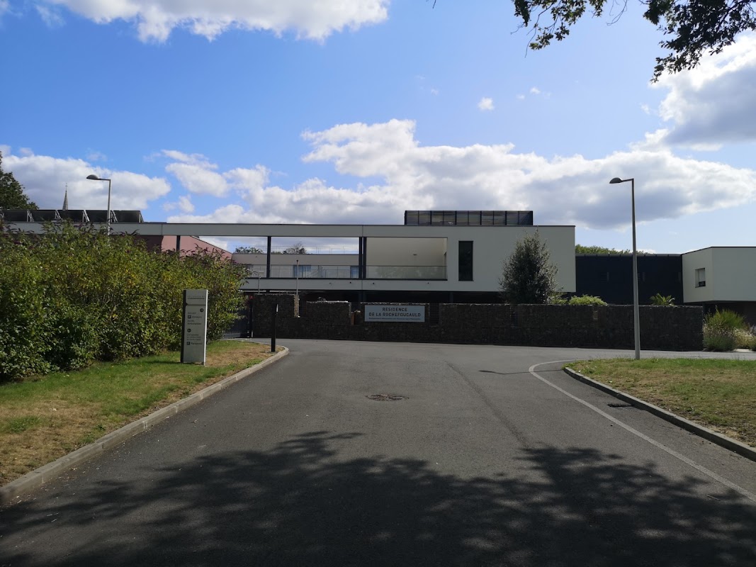 EHPAD Résidence La Rochefoucauld - Photo 2 sur 10 - Intérieur et espaces communs