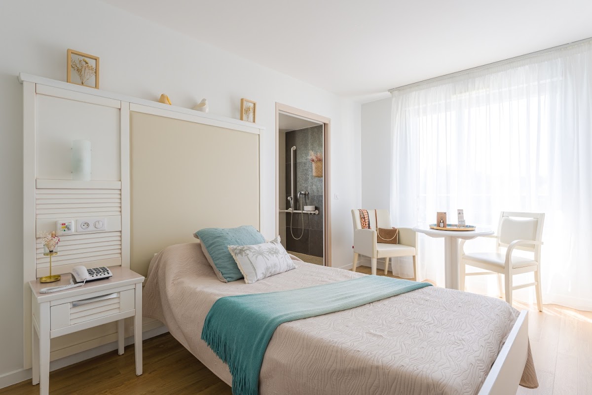 EHPAD Résidence Retraite Oceane - Photo 2 sur 5 - Intérieur et espaces communs