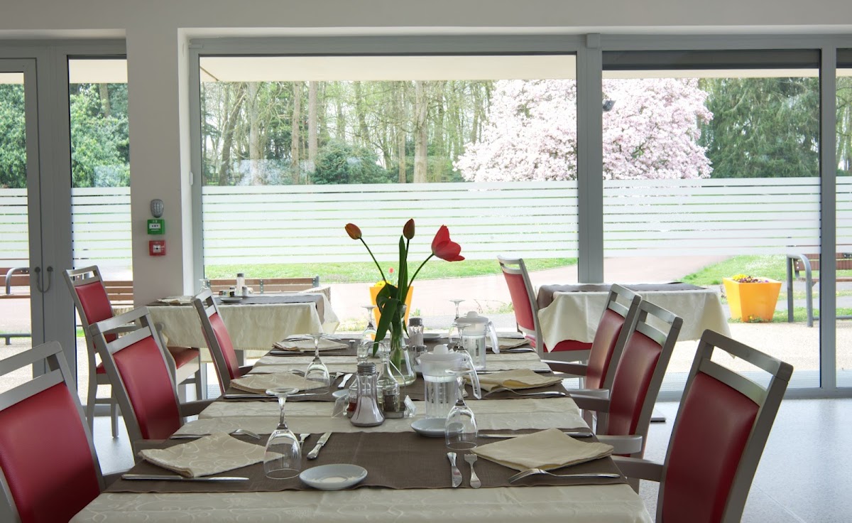 EHPAD du Parc de Santeny - Photo 5 sur 5 - Environnement et extérieurs