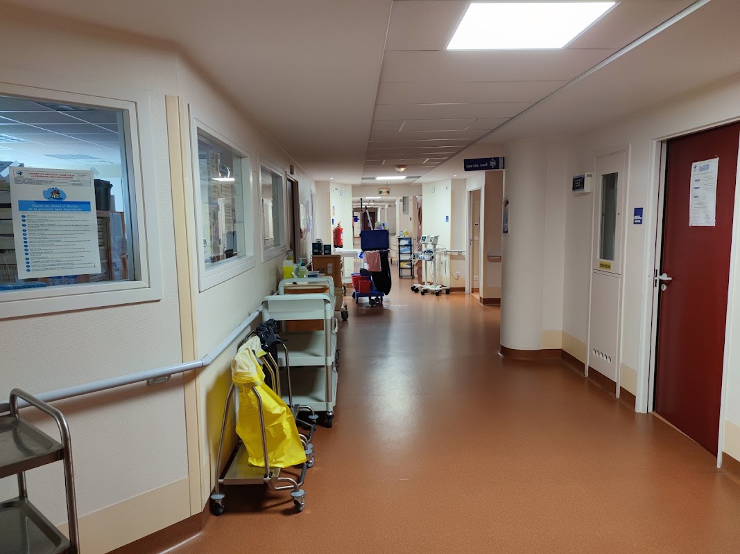 Centre hospitalier de Montluçon - Maison de retraite de Cour - Photo 2 sur 5 - Intérieur et espaces communs